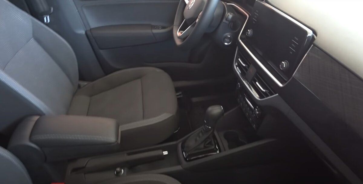 Салон Volkswagen Polo за 2 050 000 рублей