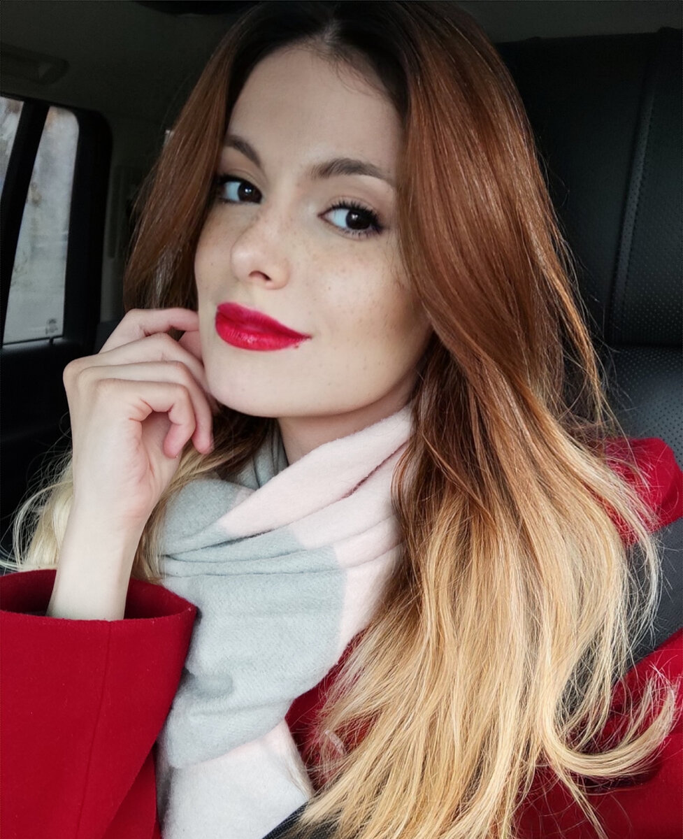 Я фотоэксперт Натела по выпускным альбомам. Опыт работы 13 лет. 