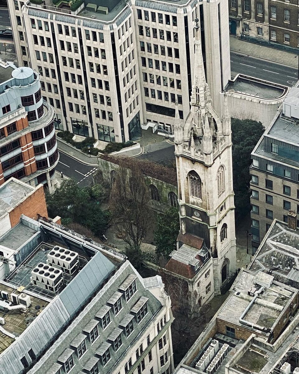 📍 Направление: Лондонский Сити, Восточная церковь Святого Дунстана.