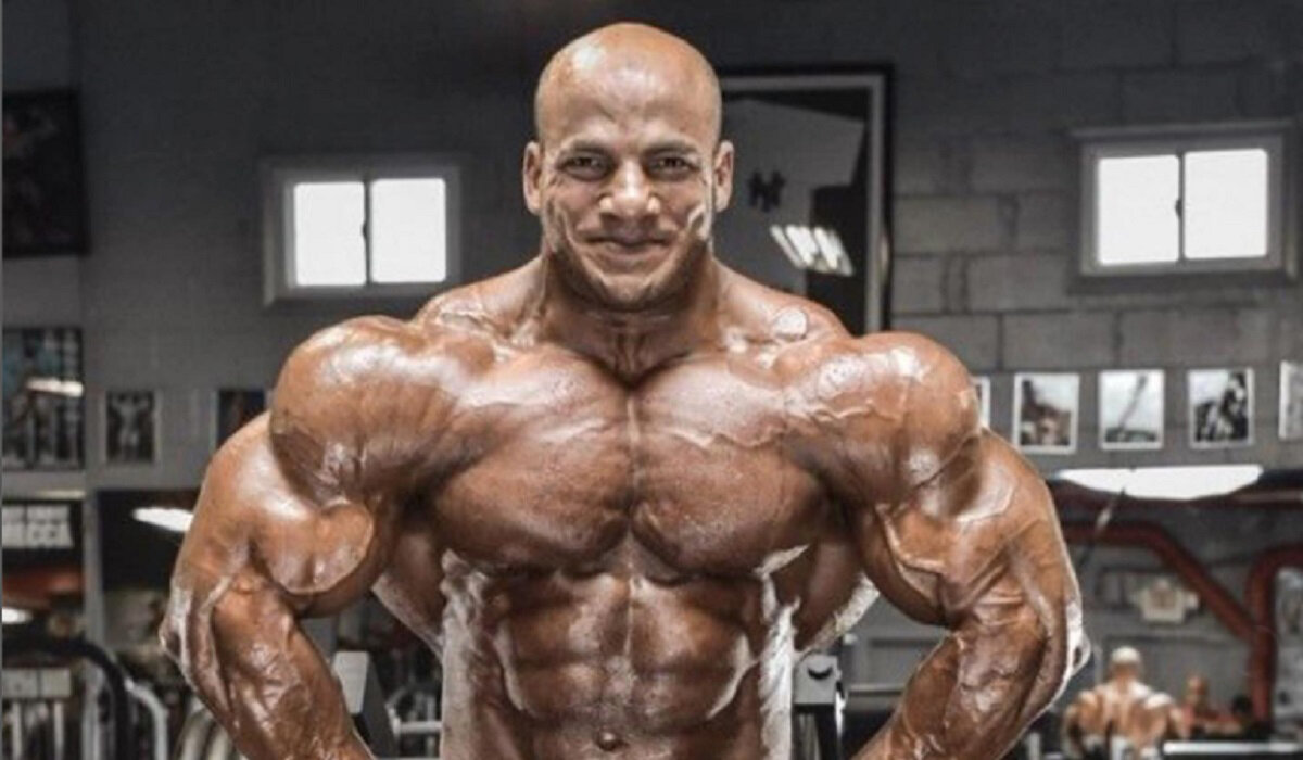 Лучший бодибилдер 2022. Урс калецински. Российские бодибилдеры мужчины 2022. Лучший бодибилдер 2022. Крылья у бодибилдеров.