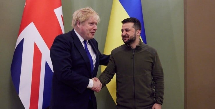 Братья, блин, по оружию...