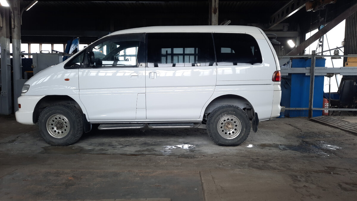 Вся работа заняла у нас ровно неделю, владельницу данного автомобиля понравилось наша работа.