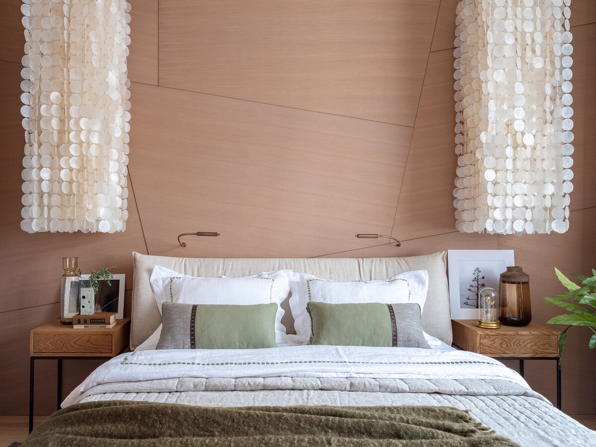 Современный шик и элегантность. Естественные цвета и оригинальный дизайн в квартире нестандартной планировки