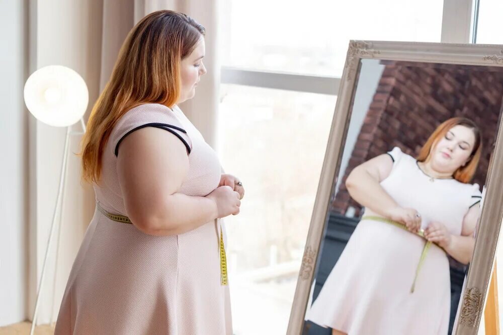 Толстые девушки фото в зеркале