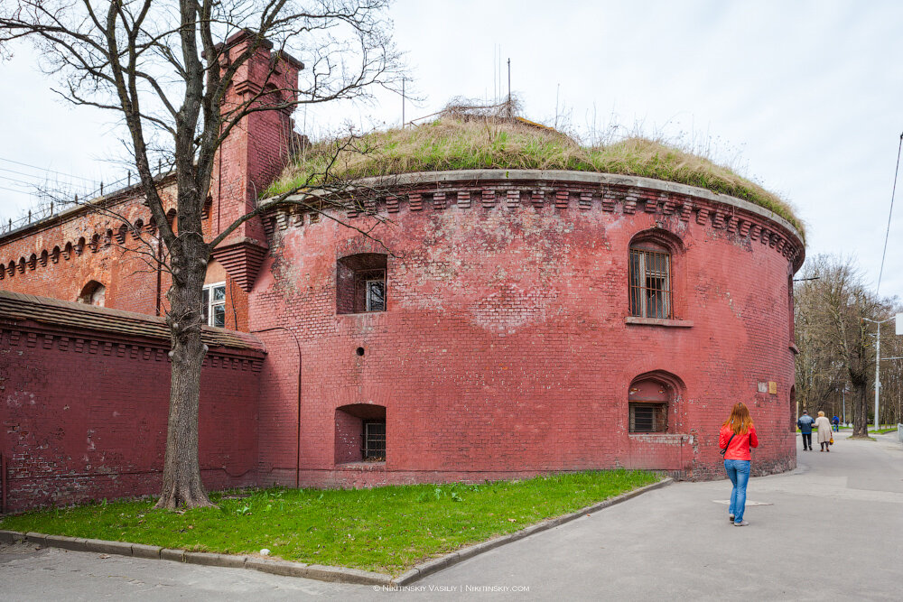 Редюит бастиона обсерватория калининград. Астрономический бастион калининград. Бастион грольман кенигсберга. Бастион грольман в калининграде. Редюит бастиона обсерватория калининград.