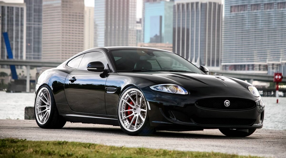 Jaguar XK черные фары