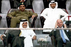 Нет, это не преувеличение. УЕФА нужно остановиться. Вот инициативы УЕФА за последние полгода по регулированию финансовой жизни клубов. Раз - ввести потолок зарплат. Два - запретить клубам уходить в минус по трансферам больше, чем на 100 млн. Три - не дать самым богатым клубам «скупать лучших игроков».