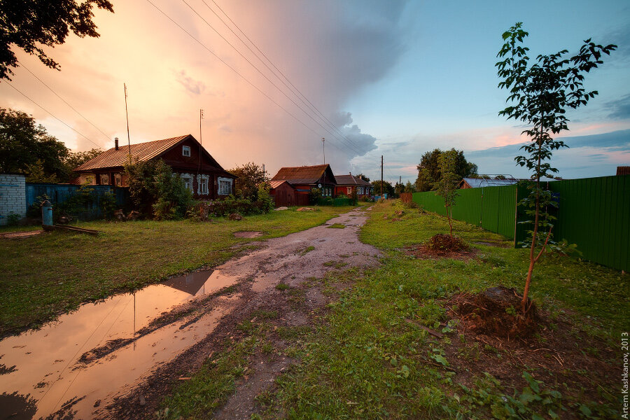 Любого село. Деревня Бернишено. Деревенская улица. Деревенская улица летом. Поселок деревня.