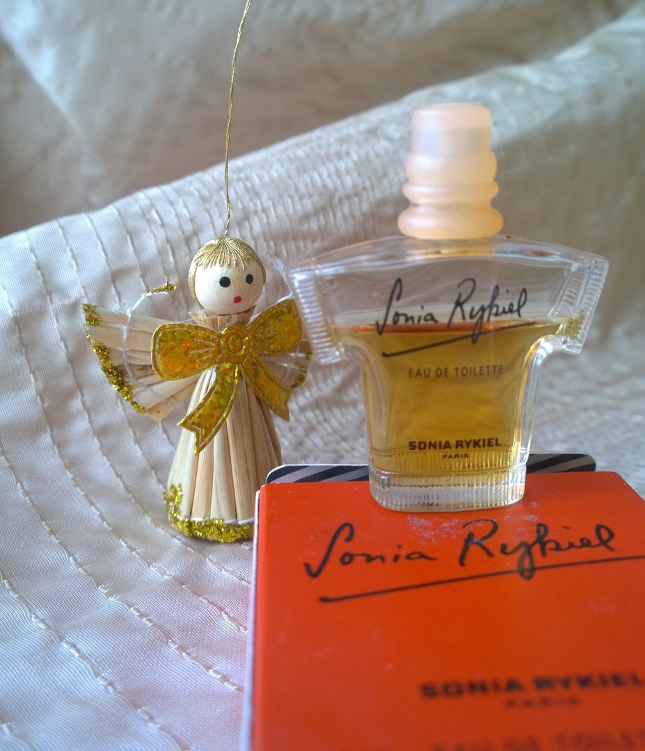 Jeanne arthes mascarade. туалетные воды 90-х годов женские. Arome absolu by arthes парфюмерная вода 30мл. духи модные в 90-х годах. парфюмерия 90.