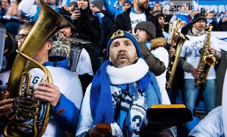 Музыкант Сергей Шнуров болеет за "Зенит"