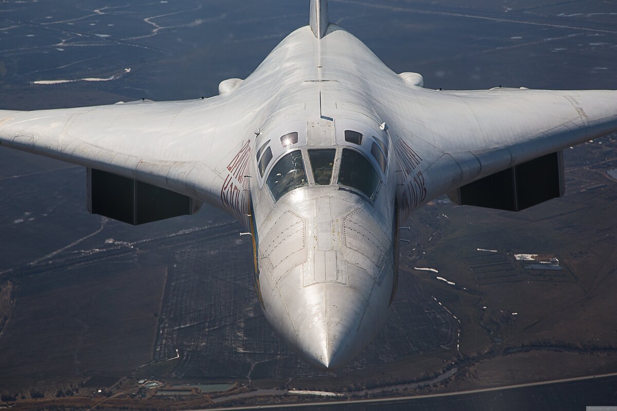 фотографии самолета ту 160