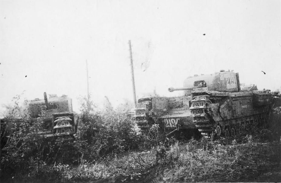   К лету 1943 года, 2-й гвардейский корпус, который перед самой операцией на Курской дуге, находился в тылу. Получил пополнение, в которое вошли также и английские танки «Черчилль».