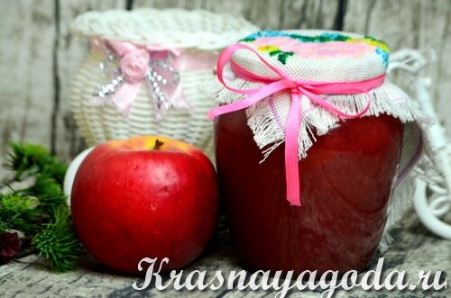 Густой кисло-сладкий джем из клюквы, рецепт которого очень прост, можно намазывать на хлеб или подавать с мороженым.