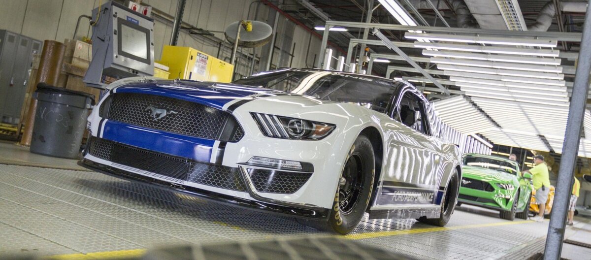 Mustang в следующем году выступит в топовой серии NASCAR