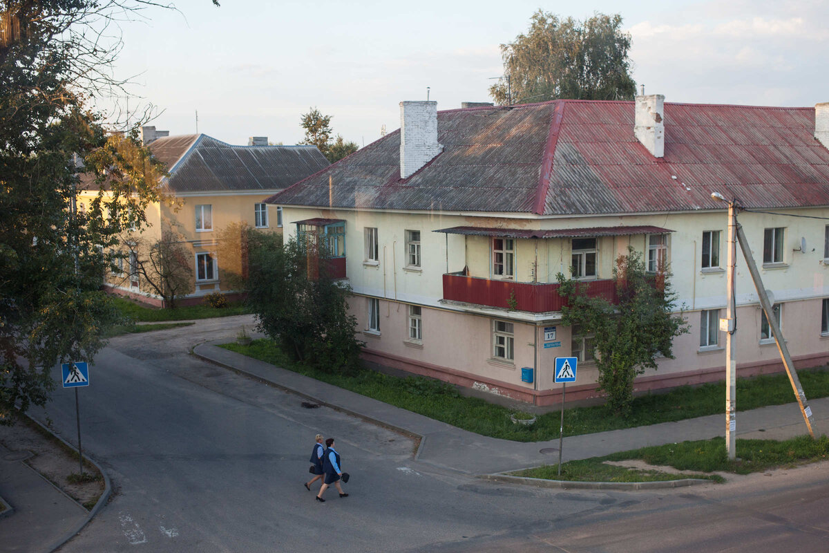 Безнадёга. Жители Молодечно каждый день наматывают сотни километров в  Минск, чтобы прокормить семью | ИМЕНА | Дзен