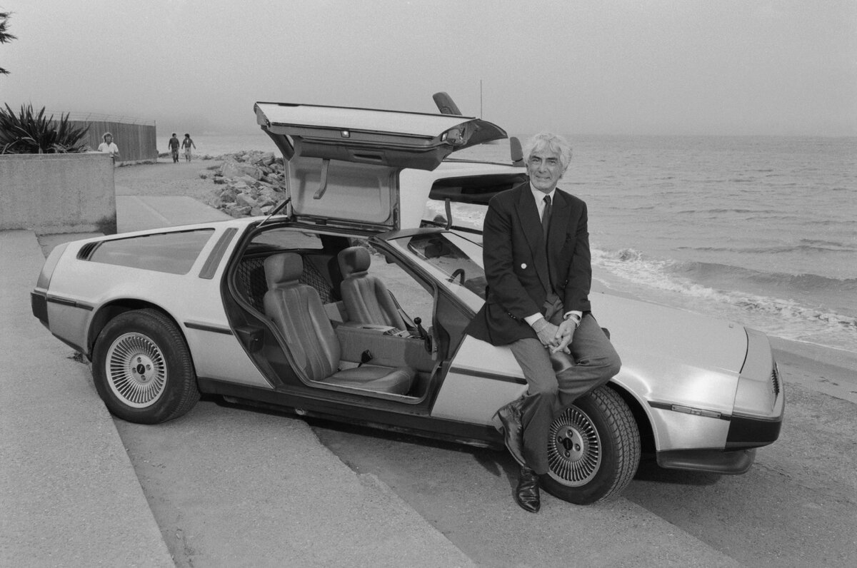 Джон ДеЛориан и DeLorean DMC-12