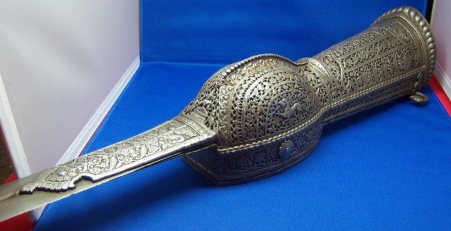 Катар меч