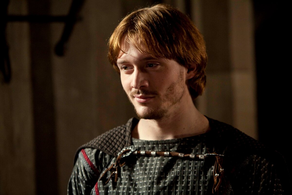 Лорд Уильям Хамлей // Кадр из сериала "Столпы Земли"