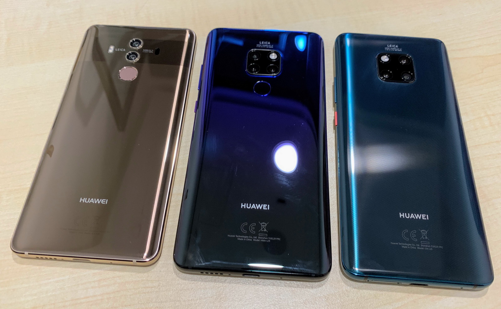 Слева направо: Huawei Mate 10 Pro, Mate 20 и Mate 20 Pro