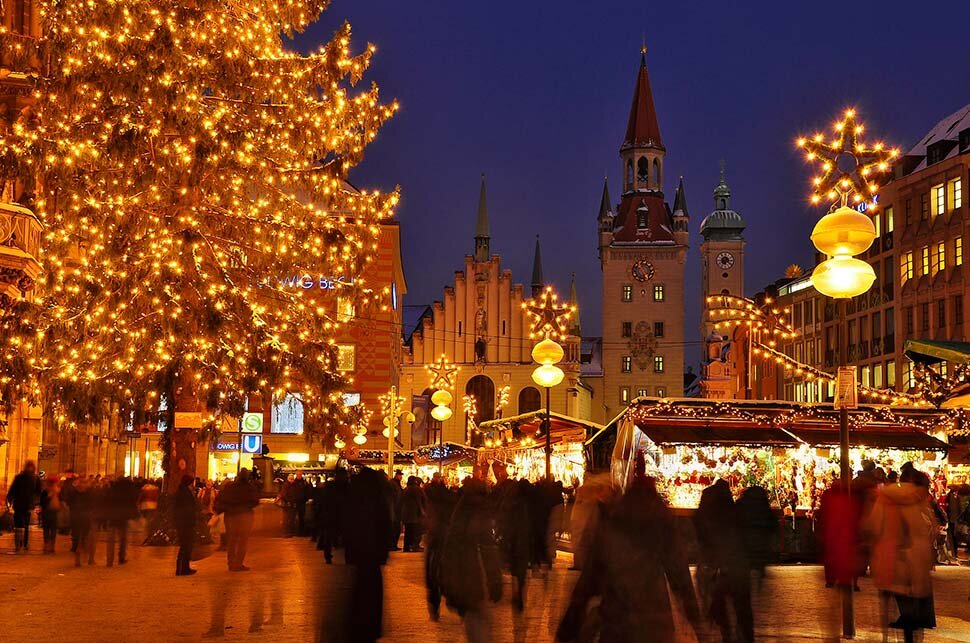 New germany. Мариенплац Мюнхен Рождество. Рождественский рынок Christkindlmarkt Мюнхен. Рождественская ярмарка в Мюнхене. Мюнхен Германия Рождественская ярмарка.