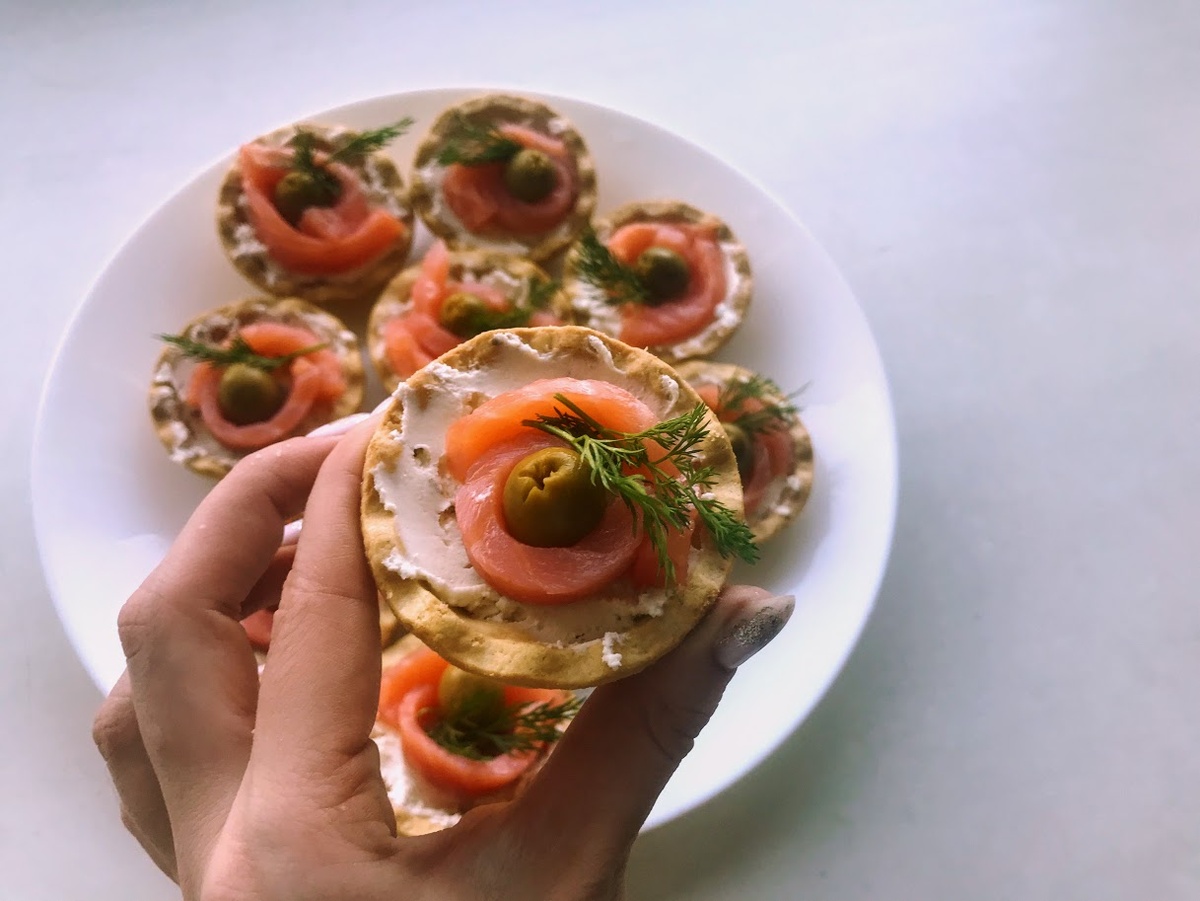 Фото из личного архива: Тарталетки с семгой и творожным сыром. 