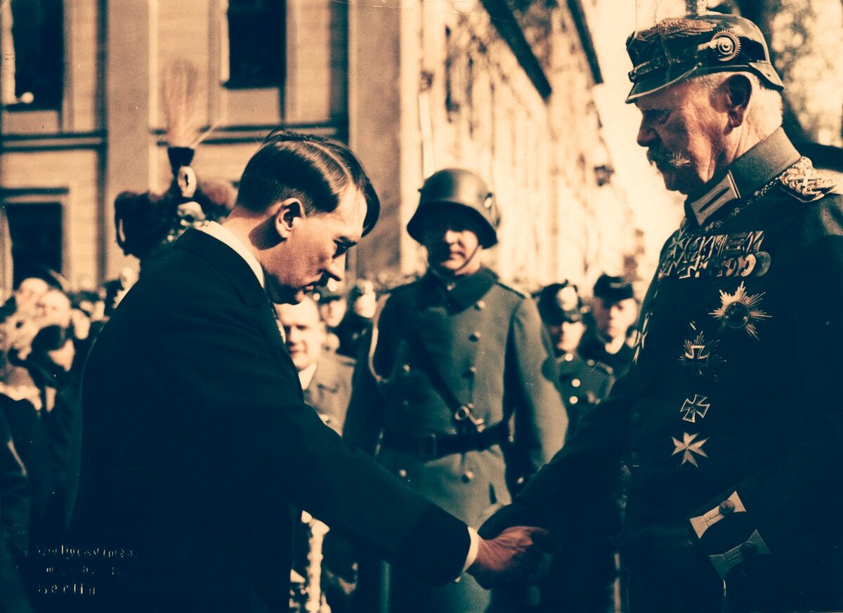 Приход фашистов в германии. Гинденбург канцлер Германии. Пауль фон Гинденбург рейхспрезидент.