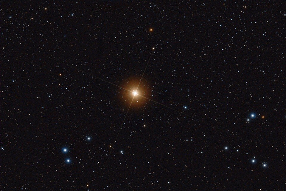 Звезда Альдебаран (фото из открытых источников)