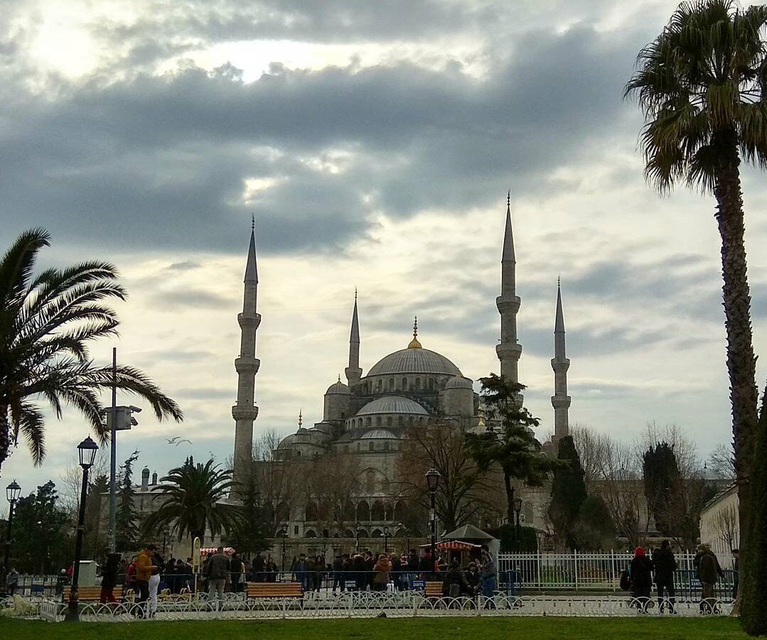 Время в стамбуле сегодня. Мечети Османской империи. Время в Стамбуле. Мечети в Турции Осман сохранившиеся до сегодняшнего дня. Переименован Стамбула.