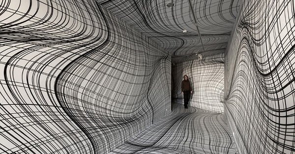 А ведь стены прямые...