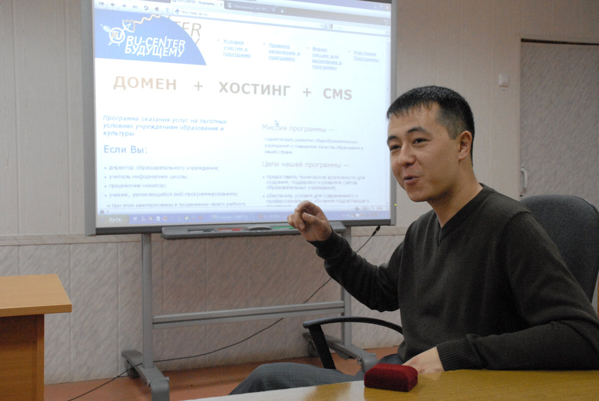 Во время интервью "Областной газете". Руслан Хузин