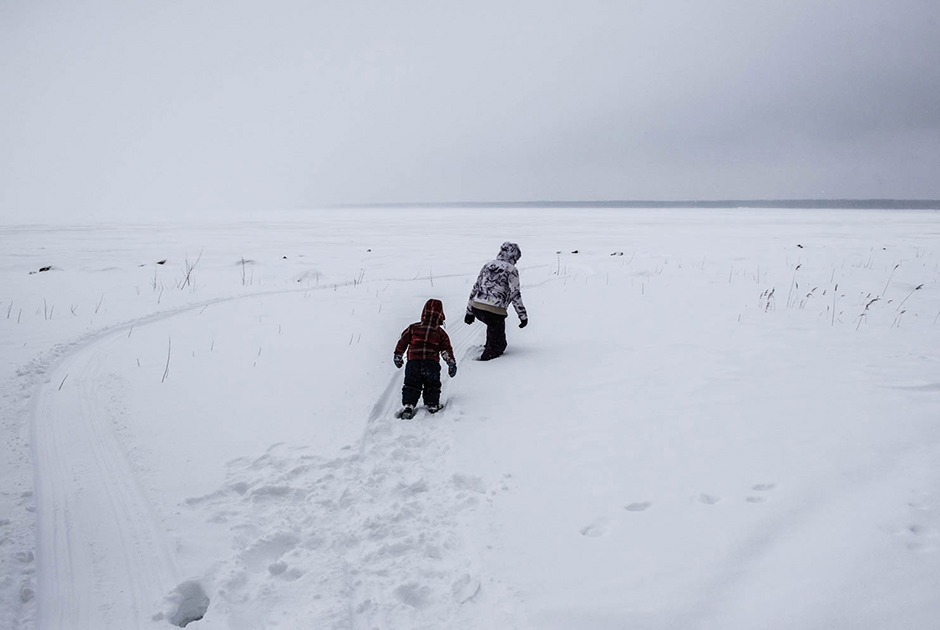 Когда встанет лед. Рыбинское водохранилище зимой. Рыбинское водохранилище зима фото. Рыбинское водохранилище зимой отдых. Уехать с семьёй жить на Север России.