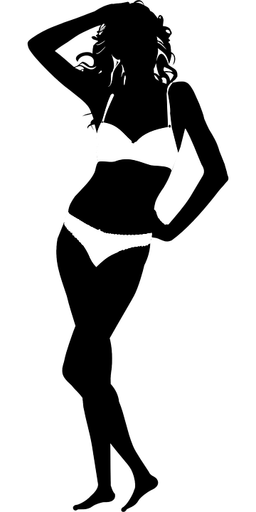 Трусы нормальной формы даже смотрятся приятнее глазу, нежели стринги, и не выпрыгивают, в прямом смысле слова, из штанов. 