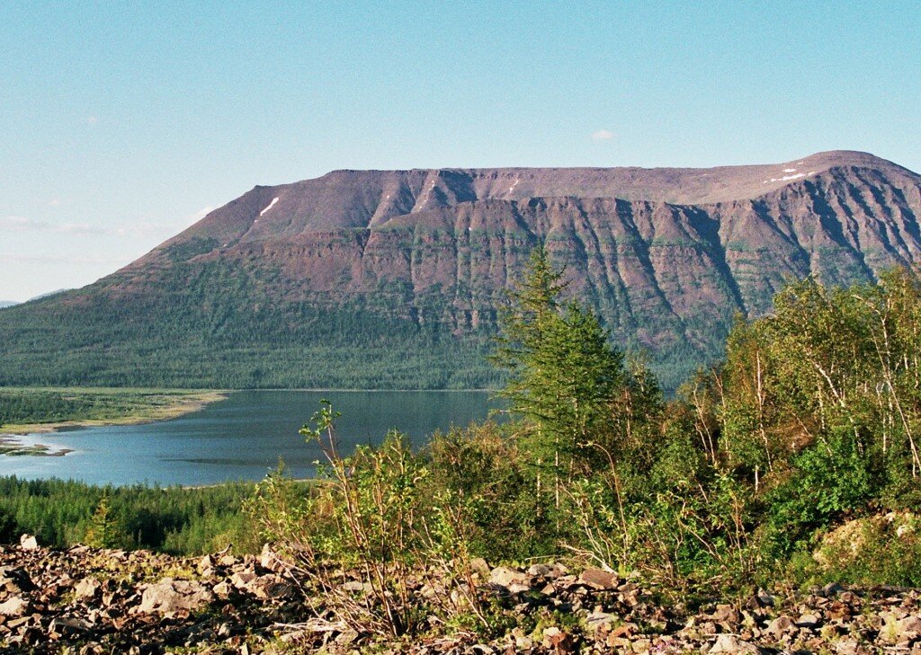 Путоранский заповедник климат. Плато Путорана Норильск. Плато Путорана заповедник. Плато Путорана Талнах. Норильск заповедник Путоранский плато.