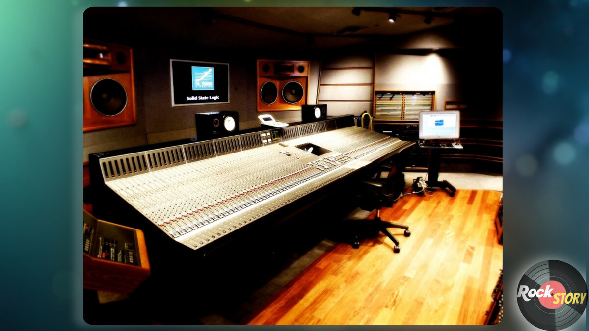 Lingze studio. Музыкальная студия. Студия звукозаписи. Домашняя студия звукозаписи. Прибор для звукозаписи.