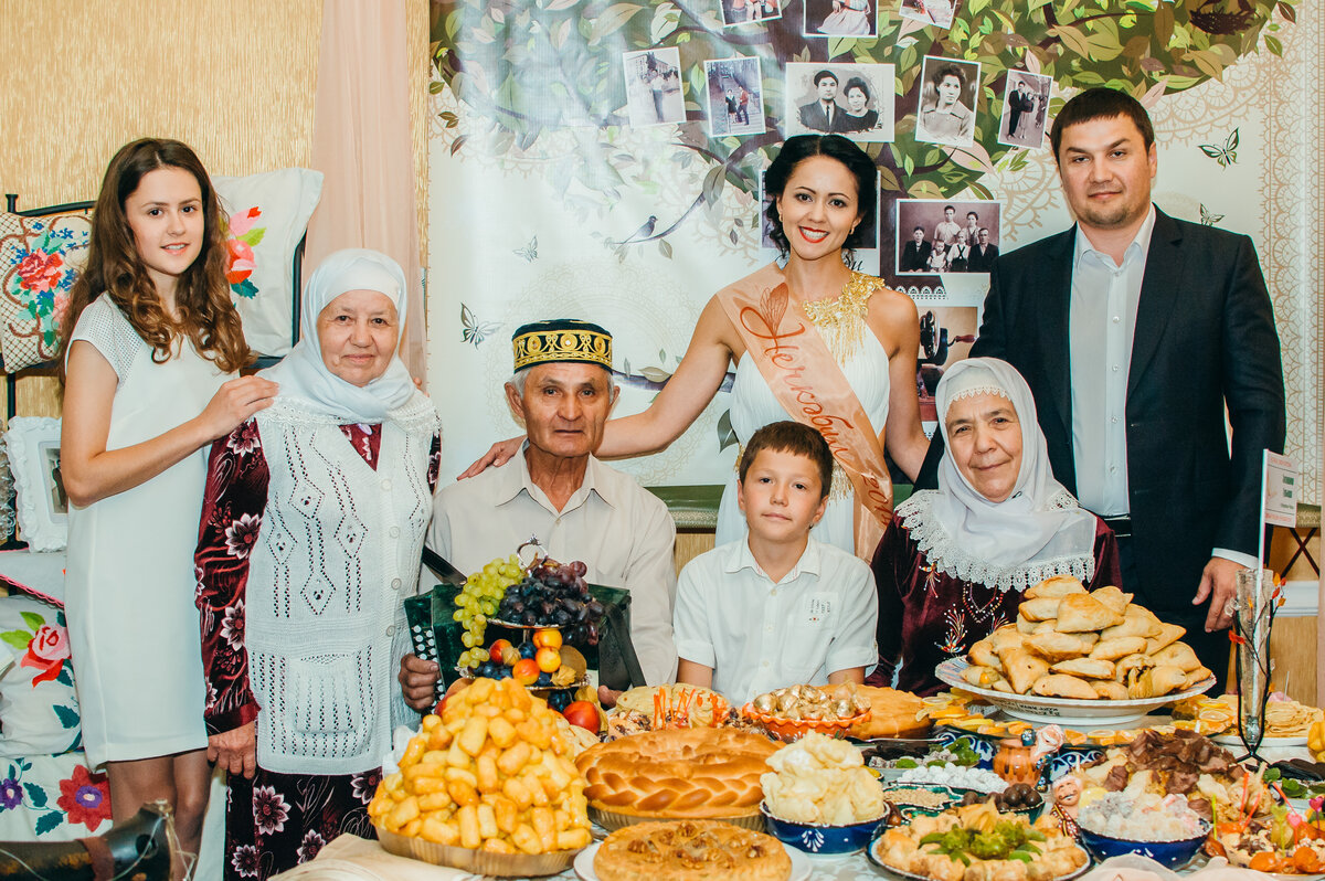 Татарская семья.