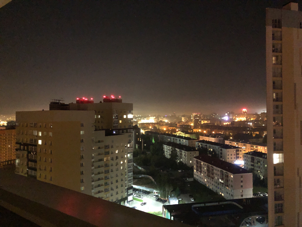Вид с общего балкона на центр города. 