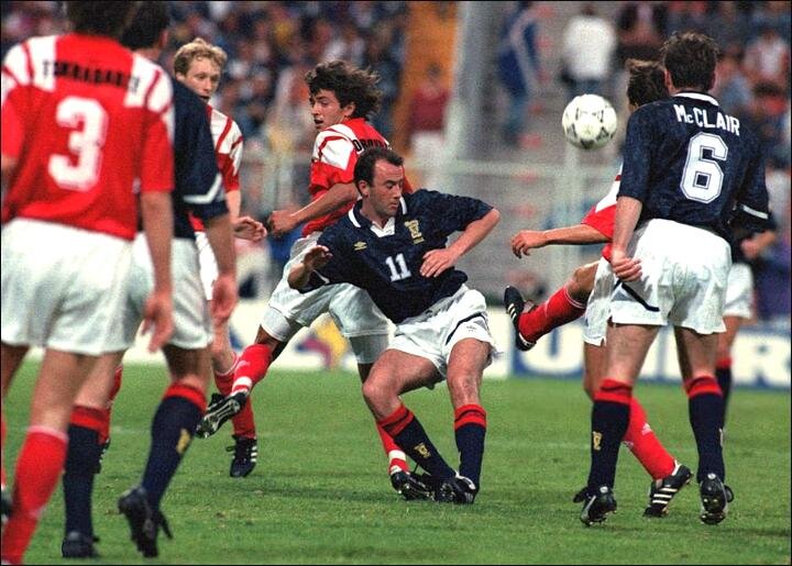 Матч Шотландия - СНГ. 3:0. 18 июня 1992 года. Фото rusteam.permian.ru