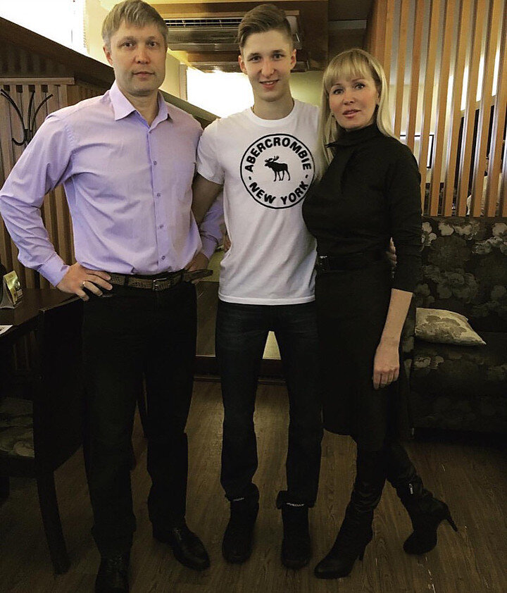 Михаил Бердин с родителями