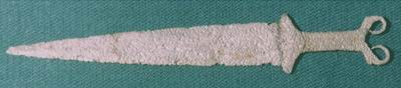 Акинак. Длина 44,5 см. с. Афанасьевка (Советский район). Случайная находка. Дар В.Сараева. Хранится в Курском областном краеведческом музее