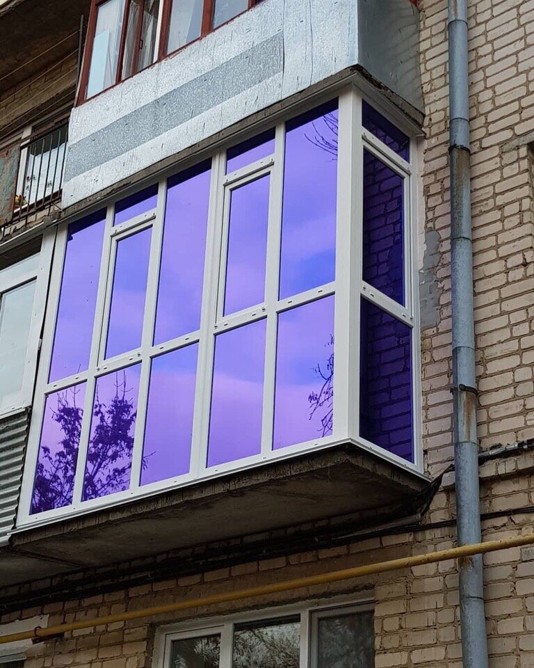 Пленка на окна балкона. Тонирование балконов. Тонировка балкона. Тонировка окон. Зеркальная пленка на балкон.