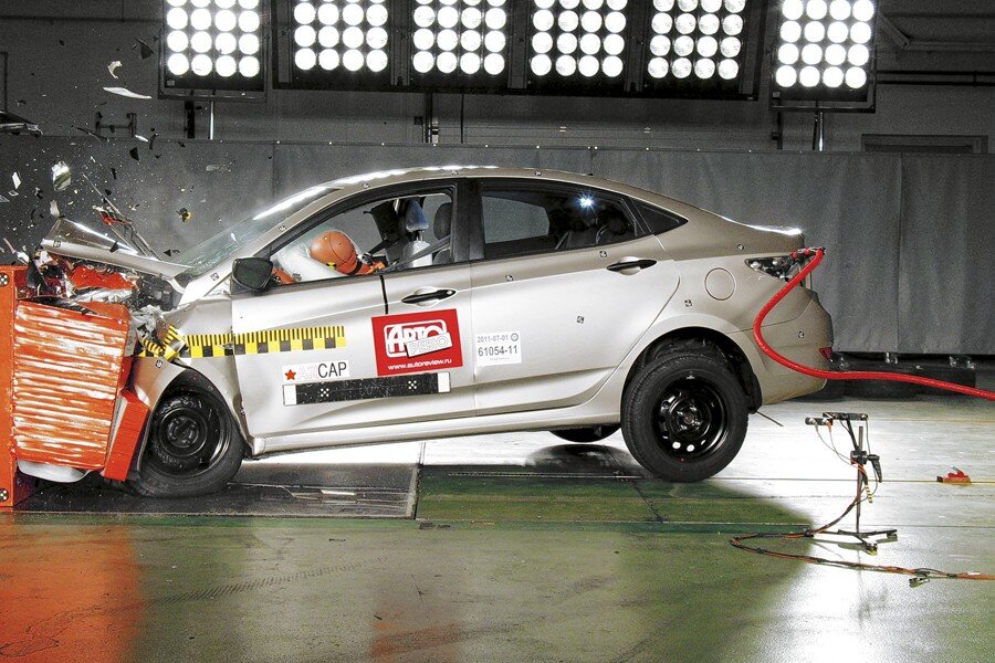 Hundai Solaris первого поколения. 