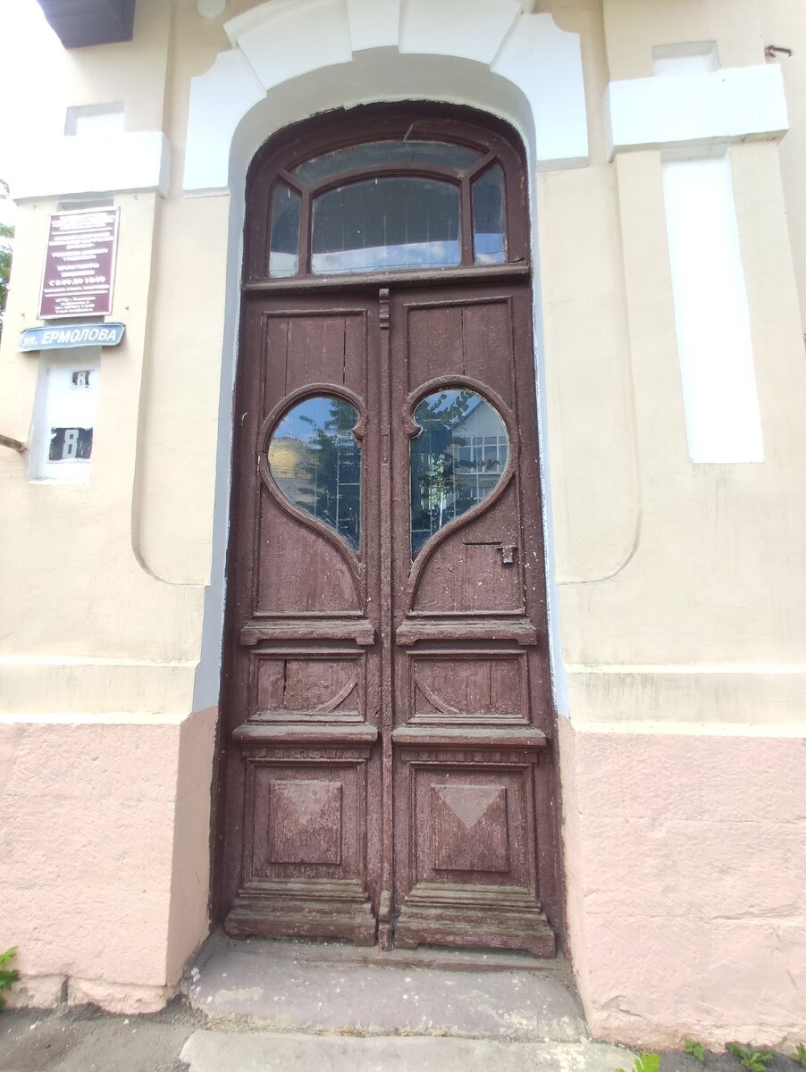 Дверь с остеклением в форме Сердца 😍 