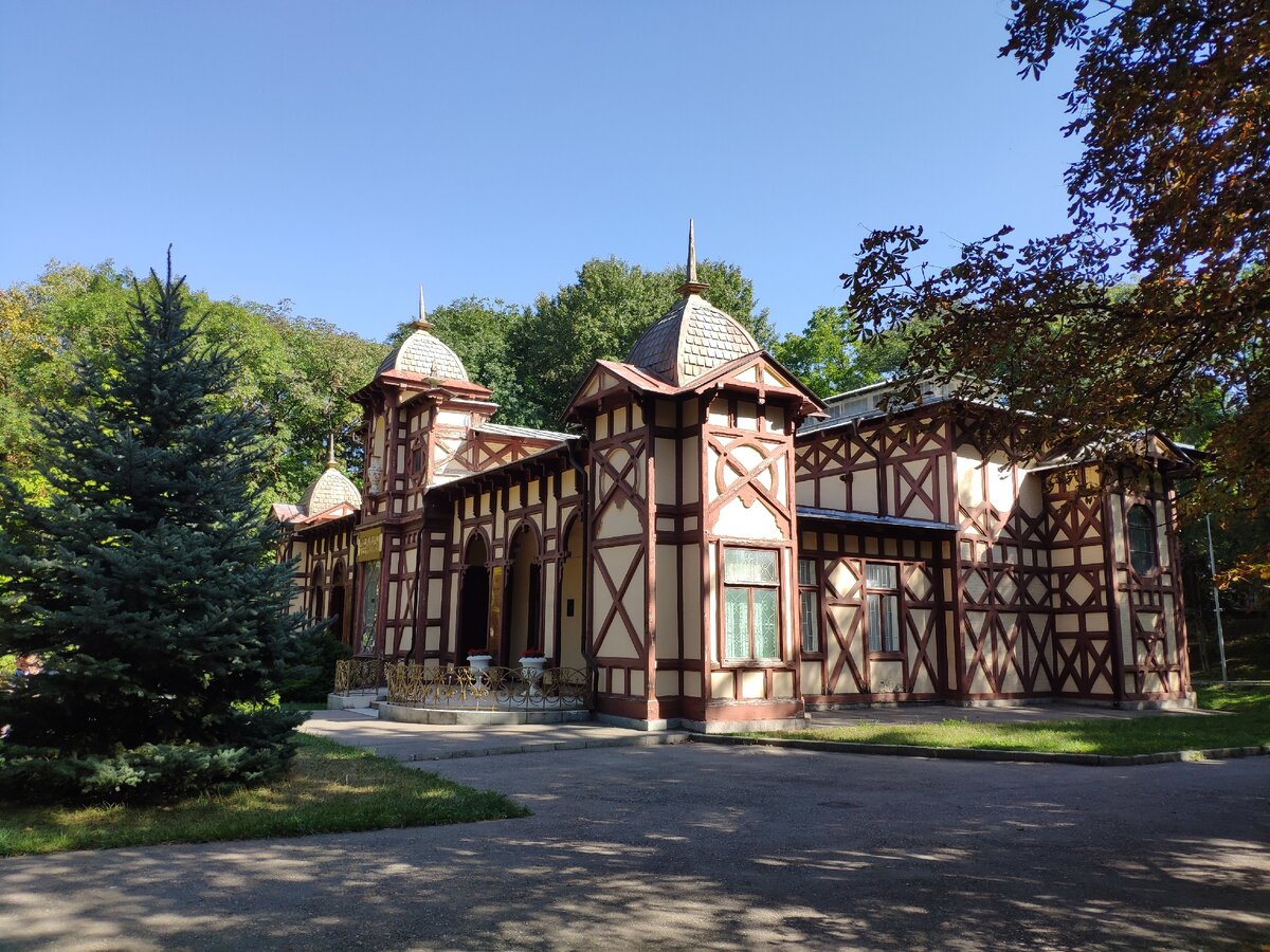 Цандеровский институт механотерапии, курортный парк, Ессентуки