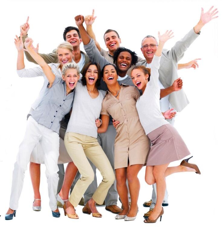 Группа стоящих людей на фото.