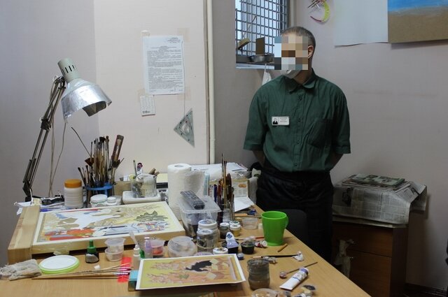 Религиозные осужденные в художественной мастерской пишут иконы. Фото: АиФ/ Юлия Михалёва