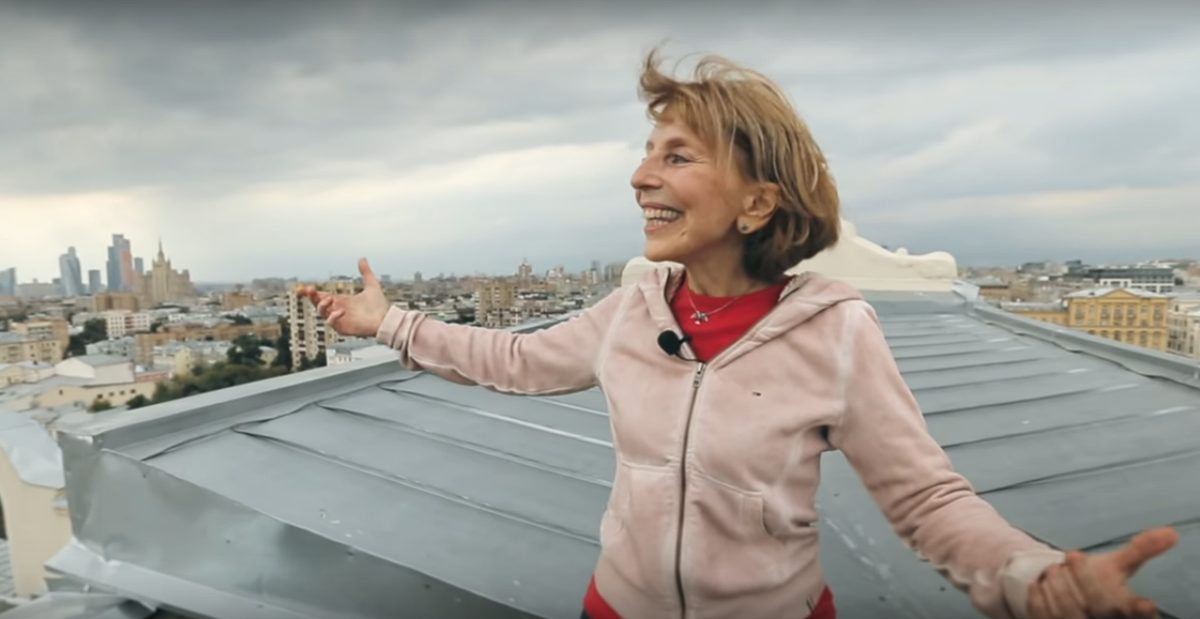 Скриншоты из видео "Марина Москвина представляет книгу "Москва: место встречи"" . Издательство "АСТ"