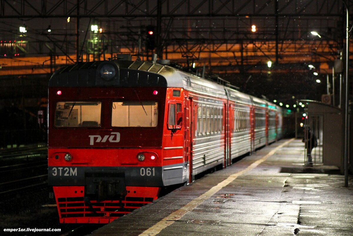 Электропоезд ЭТ2М-061, станция Ховрино