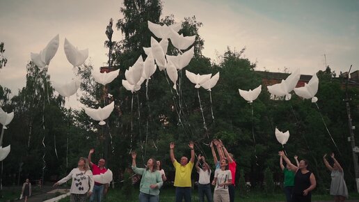 🎀🎁 Подарок от родителей. Клип на выпускной сюрприз