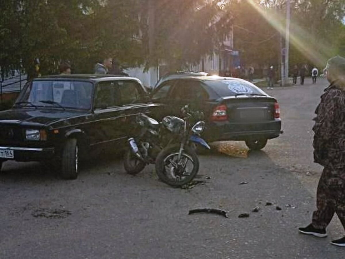    В тройном ДТП под Саратовом покалечилась 13-летняя пассажирка мотоциклаНовости Саратова и области – Сетевое издание «Репортер64»