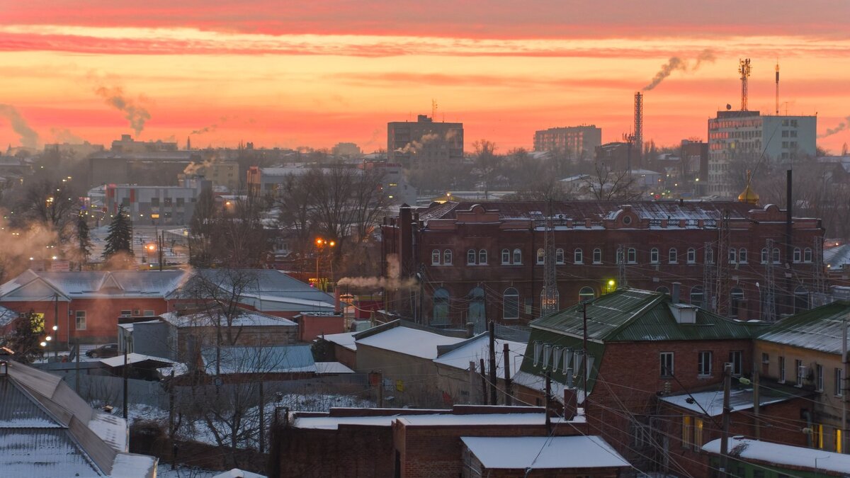     В Таганроге огласили приговор бывшему главному архитектору Дмитрию Иваненко, который получил полмиллиона рублей за ввод в эксплуатацию незавершенного объекта строительства, об этом сообщили в объединенной пресс-службе судов Ростовской области.